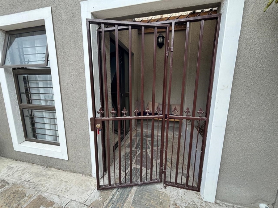 To Let 4 Bedroom Property for Rent in Voelvlei Western Cape